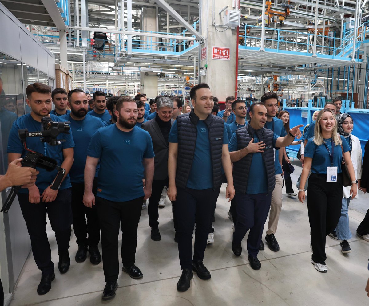 “Büyük Türkiye’nin Büyük Eserleri” 

📍Togg Gemlik Kampüsü’ndeyiz 🙋🏻‍♂️

Gençlerle Eser Buluşmaları kapsamında, Sanayi ve Teknoloji Bakanımız Sn. <a href="/mfatihkacir/">Mehmet Fatih KACIR</a>'dan Togg’un hikayesini ve Türkiye'nin milli teknoloji hamlelerini dinledik.

Mühendis adayları, teknikerler ve kalfalık