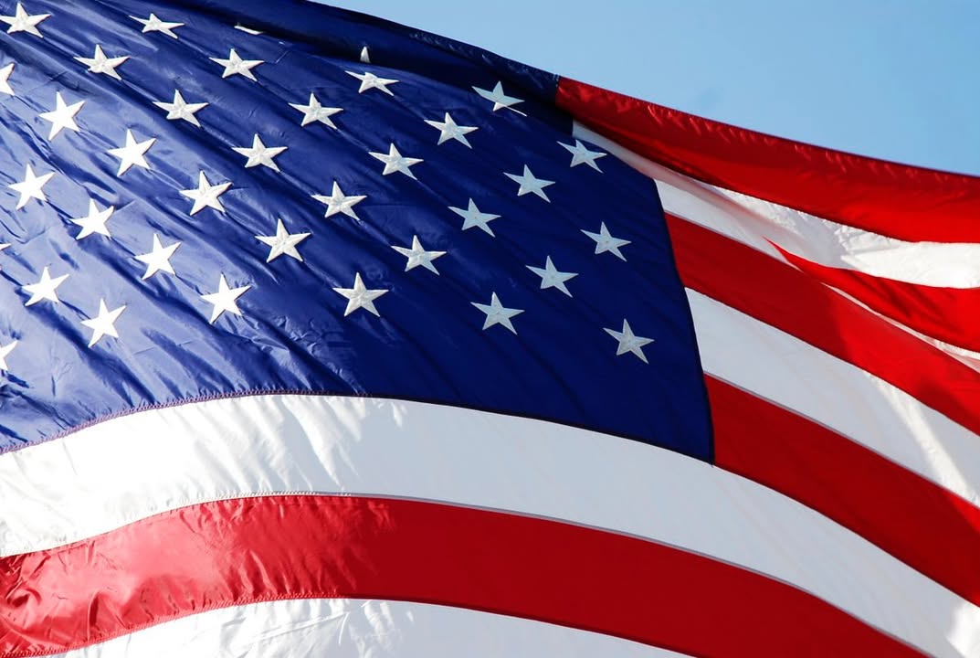 HardingU's tweet image. Happy Independence Day! Have a safe and happy holiday however you are celebrating — whether with fireworks, cookouts, family or friends!