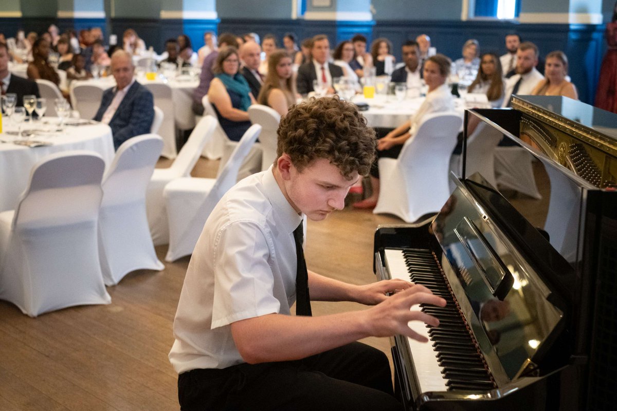 UnitedLearning's tweet image. In June, students and staff from our schools across the country came together for the Best in Everyone Awards 2025 🏆
Thank you to everyone who joined us and congratulations again to our winners 👏
Read more about the evening here: ow.ly/391F50Wl2kU
#BiE2025