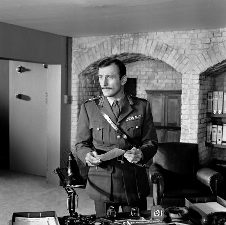 MorrisBrightMBE's tweet image. Sad to hear prolific character actor Gerald Harper has died aged 96. Most fondly remembered for playing the lead in Adam Adamant Lives! & Hadleigh, also took one off roles in various dramas including here in The Avengers & The Champions @ElstreeStudios. Great stage actor too.