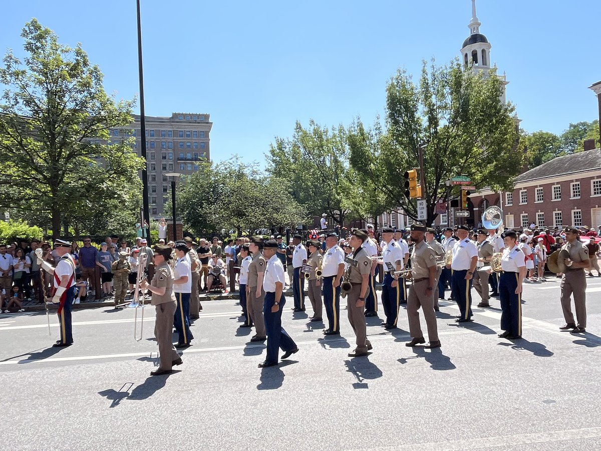 July4thPhilly's tweet image. A visual and musical extravaganza celebrating our nation's freedom!
The Salute to Independence Parade has officially kicked off and is making its way down East Market Streets. #CelebrateWithUs as it passes by!