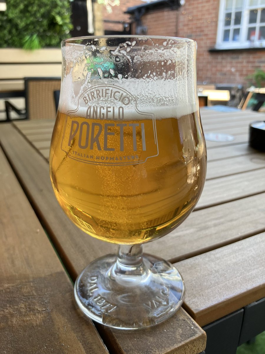 robbapin's tweet photo. Friday…pub garden! https://t.co/Y4tuHGyMoC