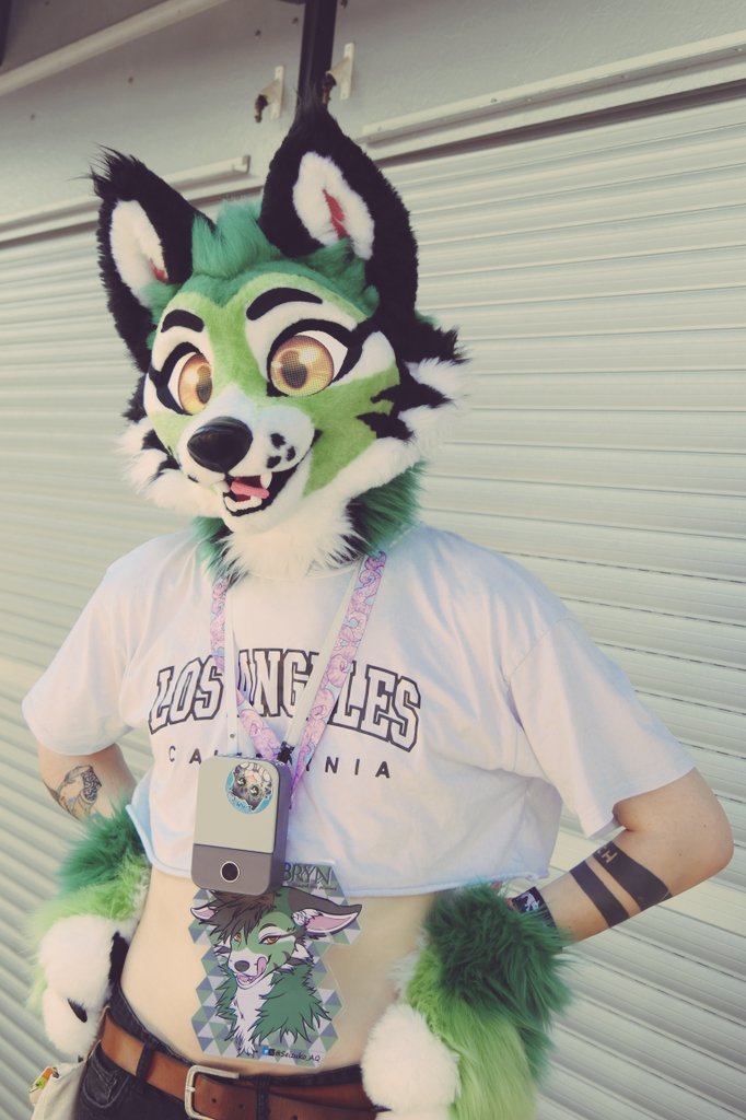 Seizuko_AQ's tweet image. Another one from Japan Tours Festival ~
I'm cute ? 🏳️🌈💗
#FursuitFriday