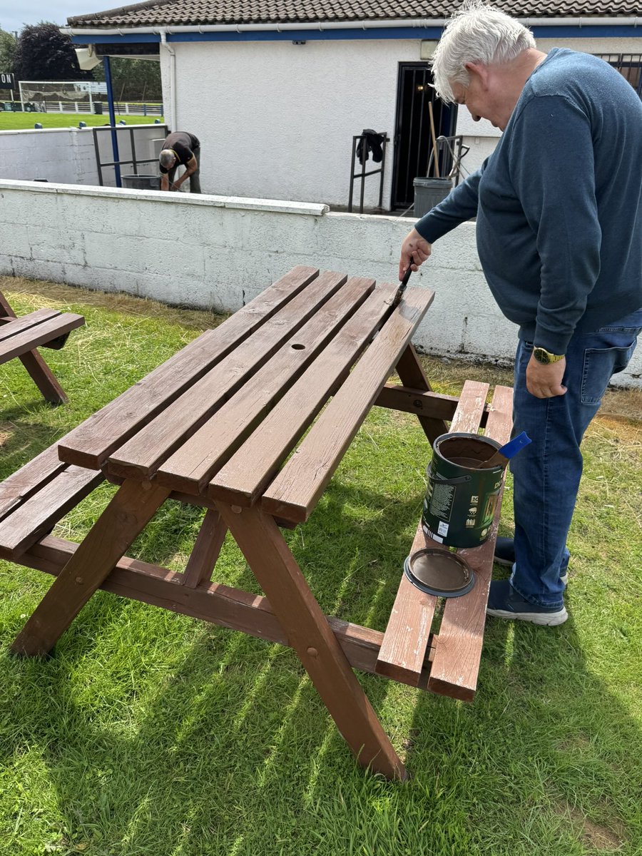 🚜🏟️ 𝗣𝗢𝗥𝗧𝗟𝗔𝗡𝗗 𝗣𝗔𝗥𝗞 🏟️🧹

A football club at our level is a real labour of love, and a huge thank you goes out to all of our volunteers, helpers &amp; club sponsors for their assistance over the summer.

Our famous ground is sparkling! ✨

🔷 #𝙈𝙤𝙣𝙏𝙝𝙚𝙏𝙧𝙤𝙤𝙣 🔷