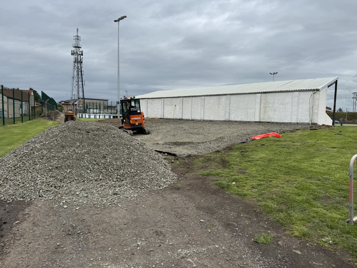 TroonFCOfficial's tweet photo. 🚜🏟️ 𝗣𝗢𝗥𝗧𝗟𝗔𝗡𝗗 𝗣𝗔𝗥𝗞 🏟️🧹

A football club at our level is a real labour of love, and a huge thank you goes out to all of our volunteers, helpers &amp; club sponsors for their assistance over the summer.

Our famous ground is sparkling! ✨

🔷 #𝙈𝙤𝙣𝙏𝙝𝙚𝙏𝙧𝙤𝙤𝙣 🔷 https://t.co/bSIXk9AbJF