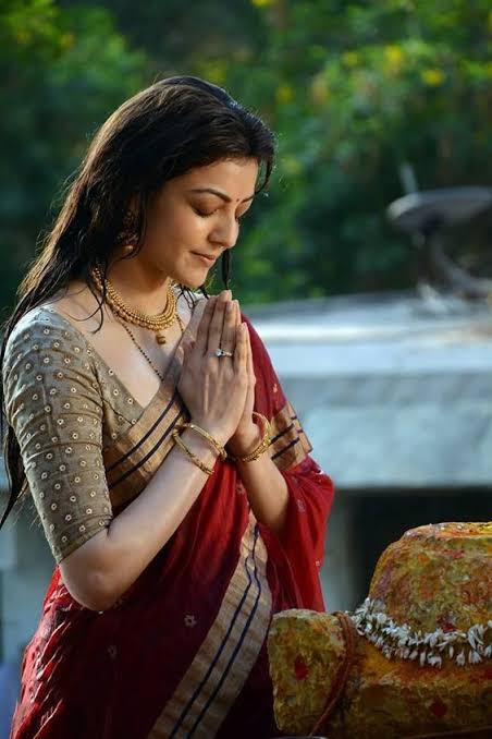 Incognito_qfs's tweet image. What is this casting??

Ravan&apos;s wife                           Maa Sita