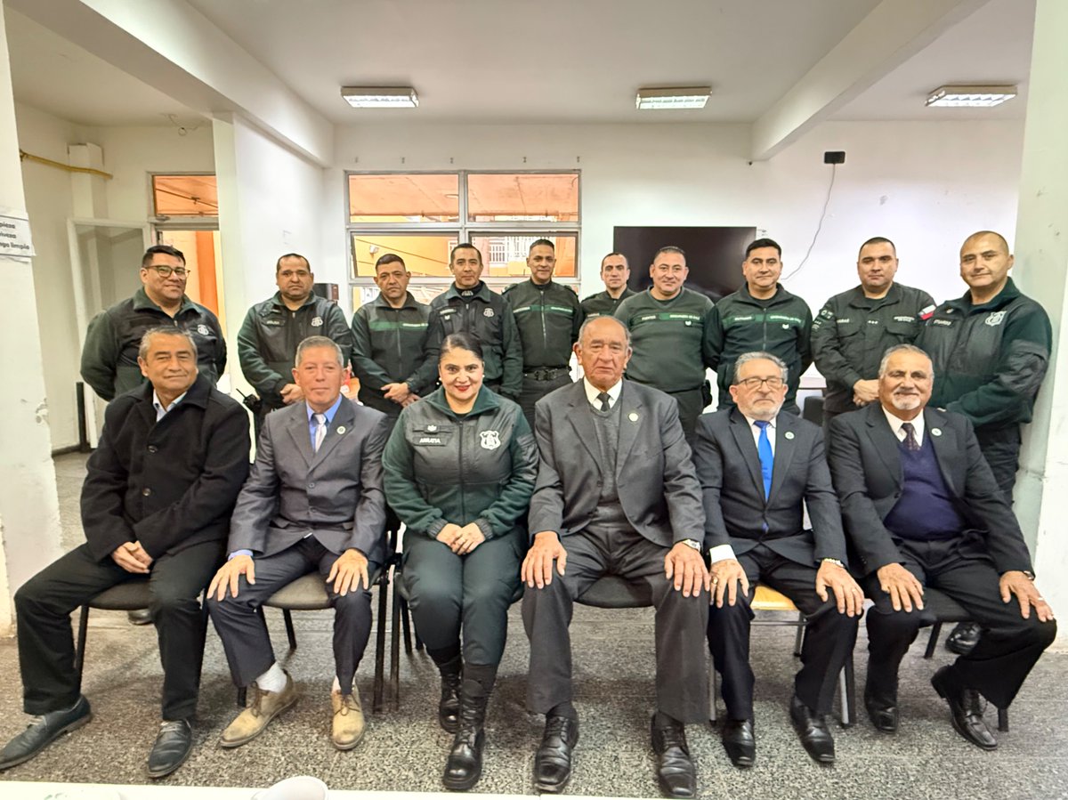 Comienza la conmemoración del Día del Suboficial Mayor de Gendarmería de Chile con la unidad de formación y el izamiento del pabellón nacional en la cárcel de Copiapó a cargo del Alcaide (s), Mayor Víctor Marticorena en presencia del Director Regional, Coronel Ervin Wandersleben.
