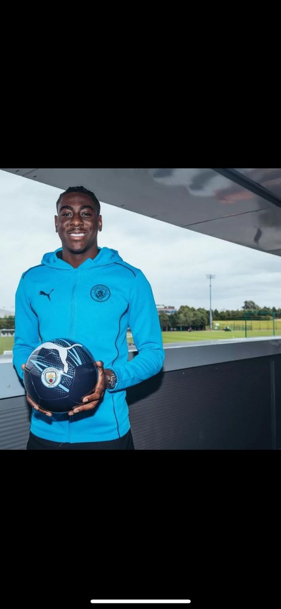 Divin Mubama to #Stokecity is a very close HERE WE GO! The Manchester City striker expected to sign a 1 year loan deal for the potters