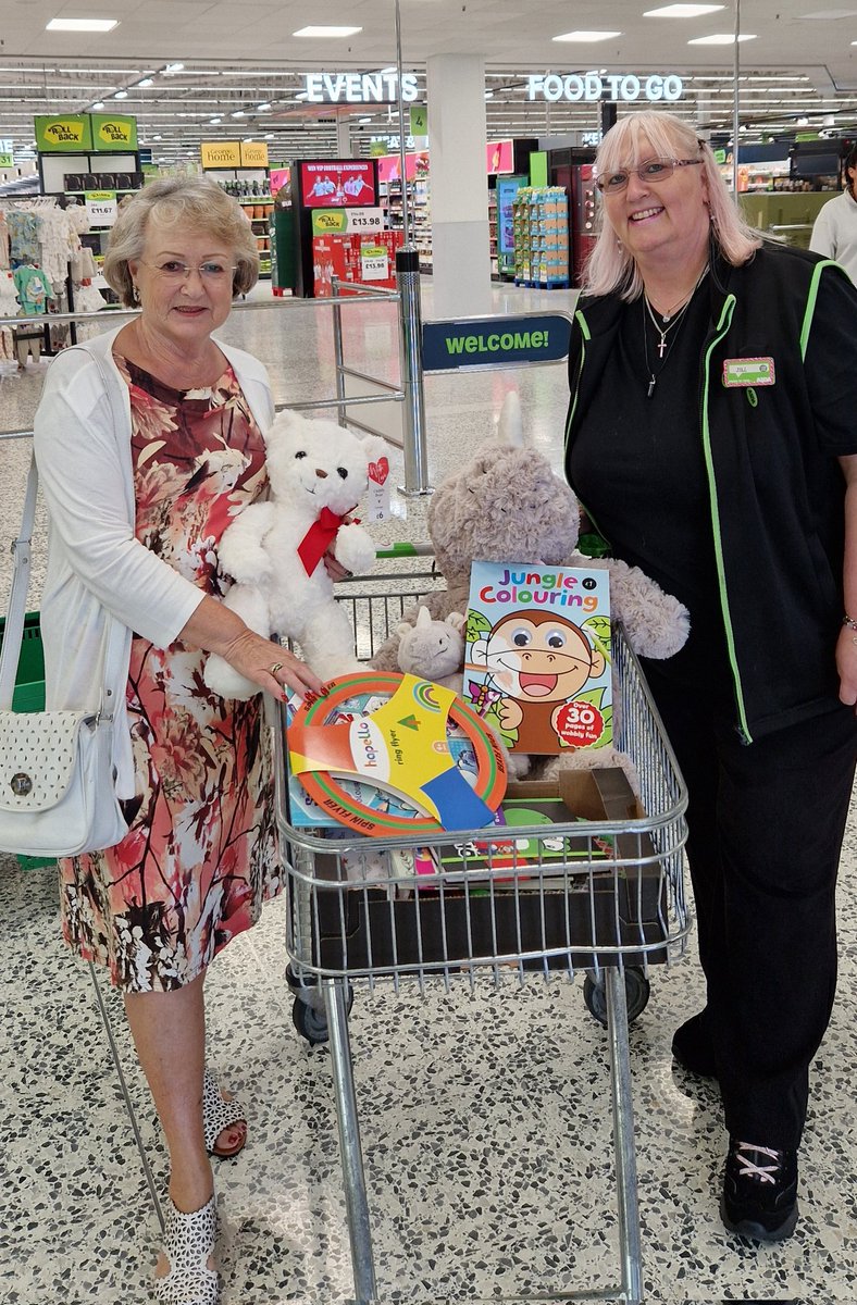 I was delighted to be able to donate Raffle prizes to the "Friends of Burrs Country Park" for their fundraising event.  Asda Pilsworth in the community.