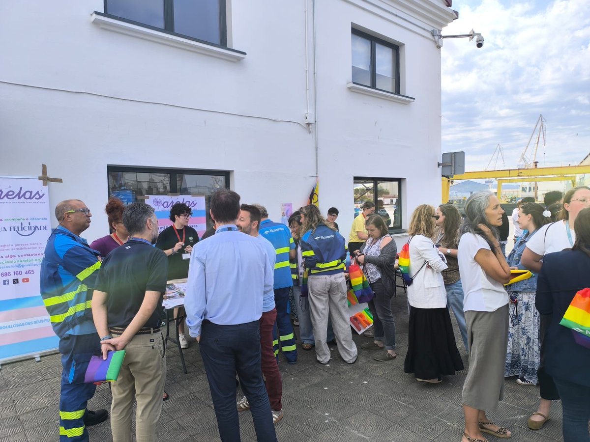 galizaCIG's tweet image. 🏳️‍🌈🏳️‍⚧️Por primeira vez, e impulsado polo comité, este venres fíxose no estaleiro de #Navantia Ferrol un acto con motivo do Día do Orgullo para reivindicar que se garantan os dereitos do colectivo LGBTC+, concienciar e combater a desigualdade.
👏O acto contou coa colaboración e