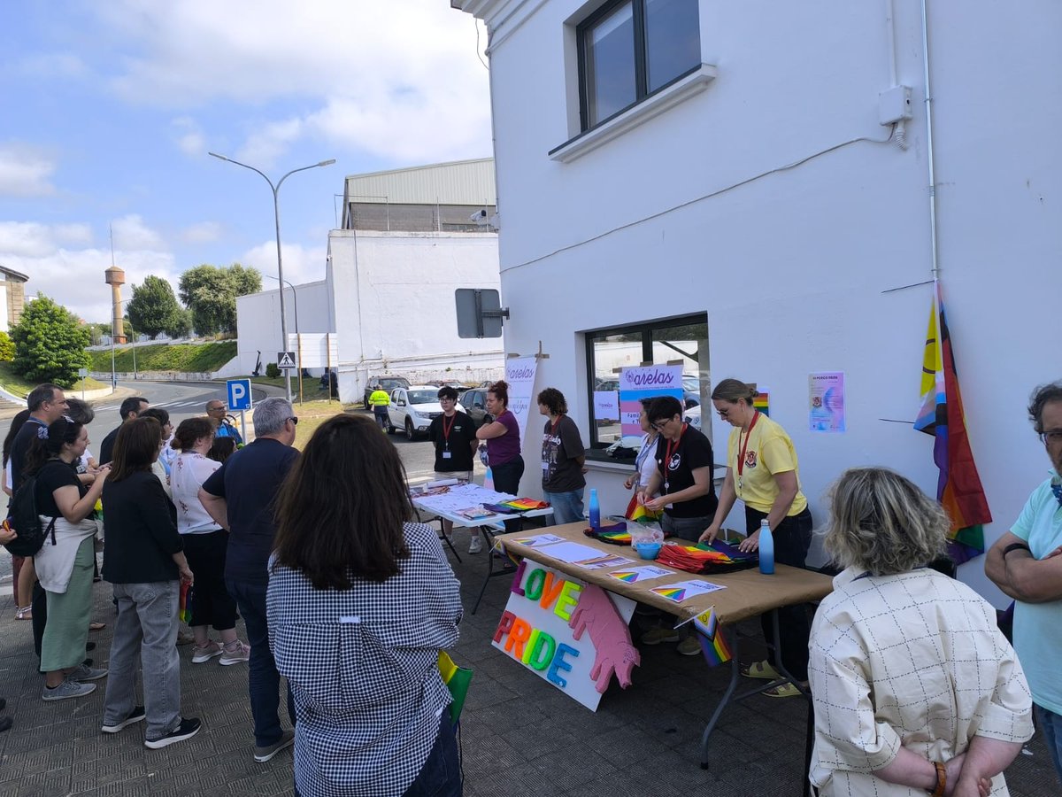 galizaCIG's tweet image. 🏳️‍🌈🏳️‍⚧️Por primeira vez, e impulsado polo comité, este venres fíxose no estaleiro de #Navantia Ferrol un acto con motivo do Día do Orgullo para reivindicar que se garantan os dereitos do colectivo LGBTC+, concienciar e combater a desigualdade.
👏O acto contou coa colaboración e