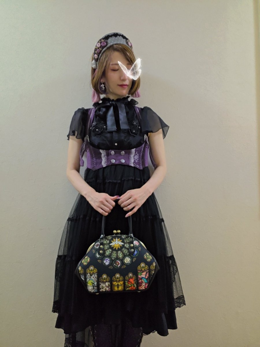 kinoharui_LILAC's tweet photo. 夏の観劇ほぼこのワンピ着てる

ワンピ #MAJOH 様
ハーネス #ozzon 様
ニーハイ #abilletage 様
ココシニク #蝶の紡ぎ詩 様
バッグ #limboussole 様（#バルドゥリスト）
ピアス #SesameStone 様
お靴 #MODO 様
ネイル 自作

#春依のお洋服 https://t.co/I2csXa3Hfs