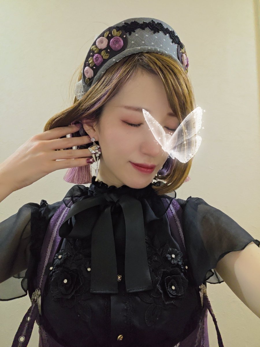 kinoharui_LILAC's tweet photo. 夏の観劇ほぼこのワンピ着てる

ワンピ #MAJOH 様
ハーネス #ozzon 様
ニーハイ #abilletage 様
ココシニク #蝶の紡ぎ詩 様
バッグ #limboussole 様（#バルドゥリスト）
ピアス #SesameStone 様
お靴 #MODO 様
ネイル 自作

#春依のお洋服 https://t.co/I2csXa3Hfs