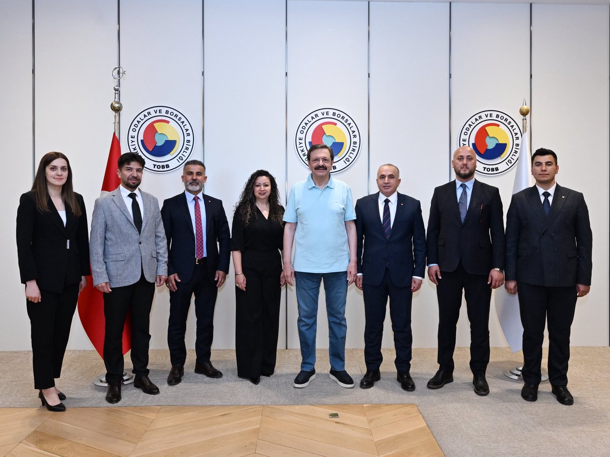 Rifat Hisarcıklıoğlu (@rhisarciklioglu) on Twitter photo Bozüyük Ticaret ve Sanayi Odası Yönetim Kurulu Başkanımız Veli Çelik, <a href="/bozuyuktso/">Bozüyük TSO</a> Yönetim Kurulu üyelerimizi ve Genel Sekreterimizi Birliğimizde ağırladık. Nazik ziyaretleri için teşekkür ederim. Bozüyük Ticaret ve Sanayi Odası Yönetim Kurulu Başkanımız Veli Çelik, <a href="/bozuyuktso/">Bozüyük TSO</a> Yönetim Kurulu üyelerimizi ve Genel Sekreterimizi Birliğimizde ağırladık. Nazik ziyaretleri için teşekkür ederim.