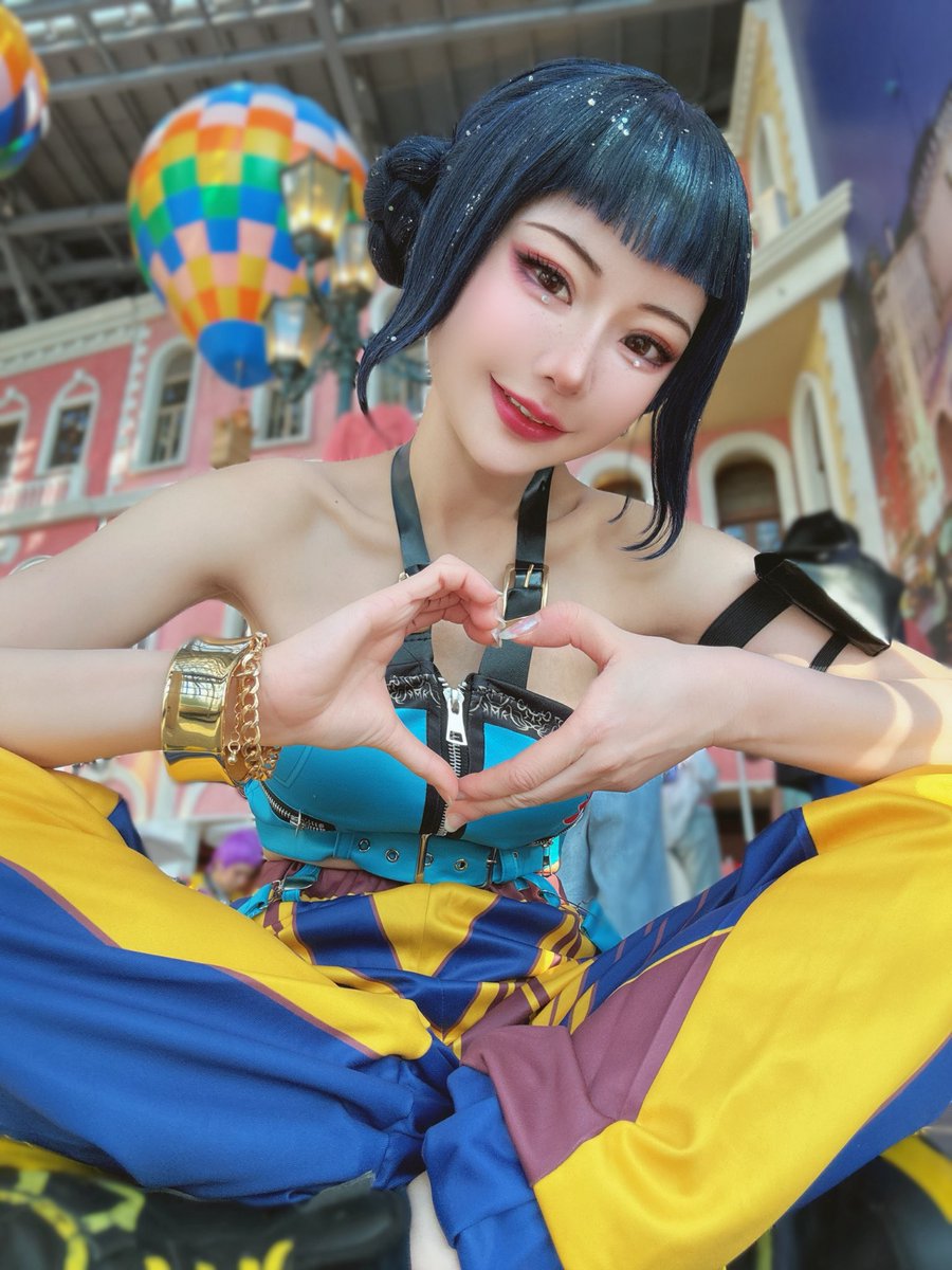 Zoey真的超級可愛💙💛
暈船的橋段真的好愛🍿
刷了三次獵魔女團
不管哪次都覺得有趣好笑

期待這場全員到齊團拍好久
終於成功出道了✌🏻✌🏻✌🏻

一起喜歡Zoey的笑容吧💓

#獵魔女團 #KPopDemonHunters 
#HUNTRX