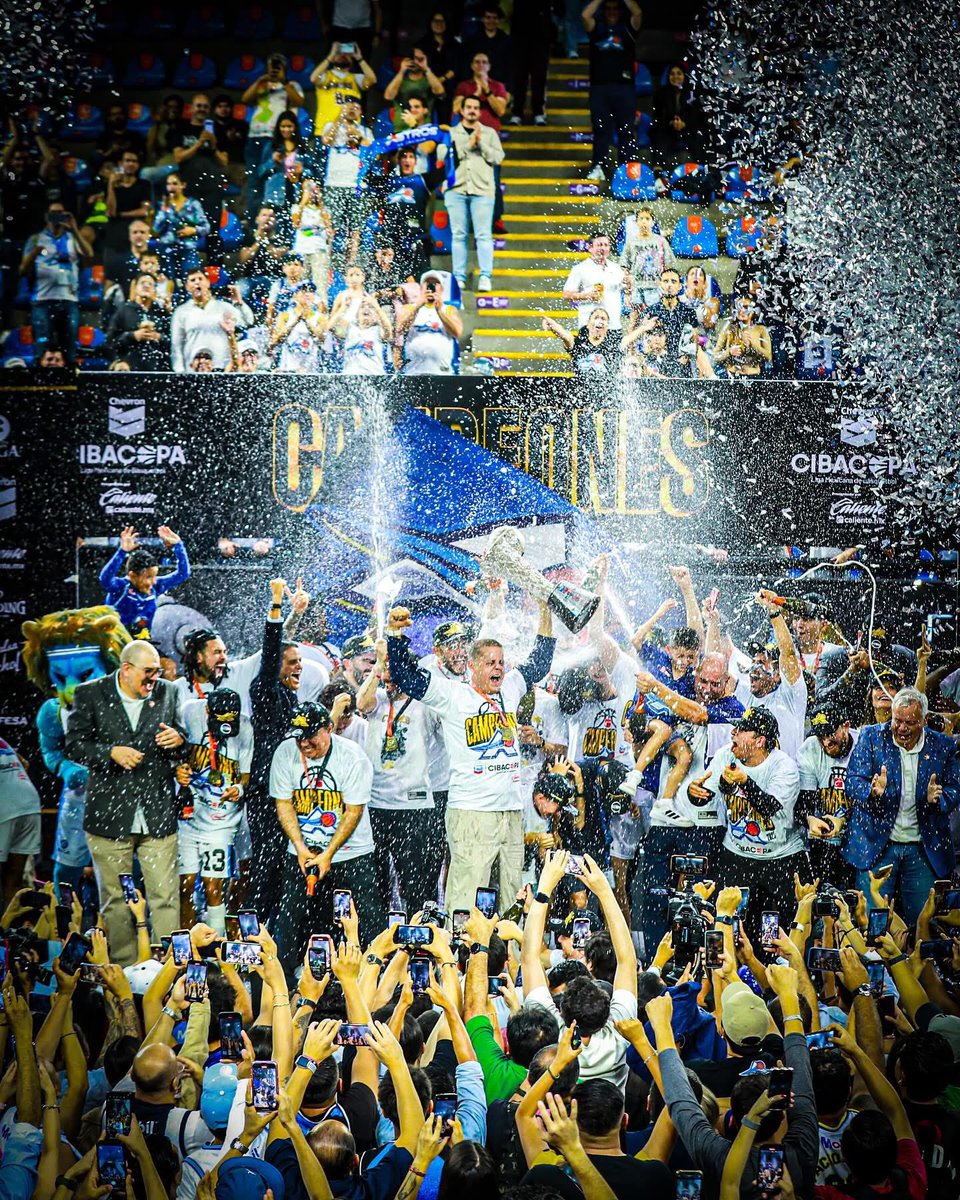 fedeecorbaz's tweet photo. CAMPEONES 🏆 🔵

@AstrosJalisco 
@cibacopamx https://t.co/pHh9vyLuyb