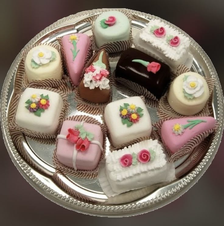 mini cakes