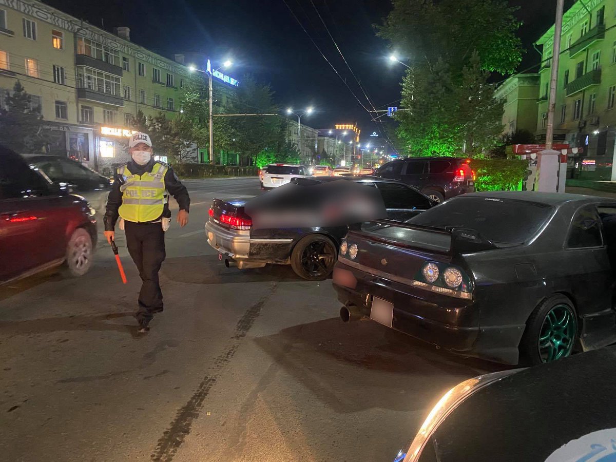 ⛔️Нийслэлд хэт чанга дуу чимээ гаргадаг машин, мотоциклыг хориглоно. 

        Олон улсын дүрмээр хотод өдөр 55, шөнө 45 децибелийн чимээ гаргахыг зөвшөөрдөг. Гэтэл УБ хотод өдөр 80, шөнө 115 децибелийн чимээ гаргаж байна.