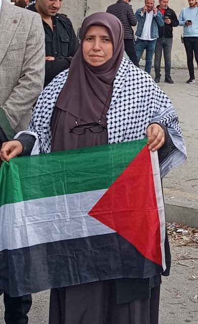 Bu Ablamız 7 Ekim 'den Beri Meydanlarda ,

Sadece 7 Ekim 'den Sonra da Değil
Kendisi Ayrıca Mavi Marmara Gazisi 

Gazze için Bir Çok Müslümandan
Daha Fazla Yüreği 🔥 Yandığına
Eminim Ortada Zaten. Mersin Limanına
Gelecek (Siyoni)ZİM Gemisini Protesto
Ettiği için Gözaltına