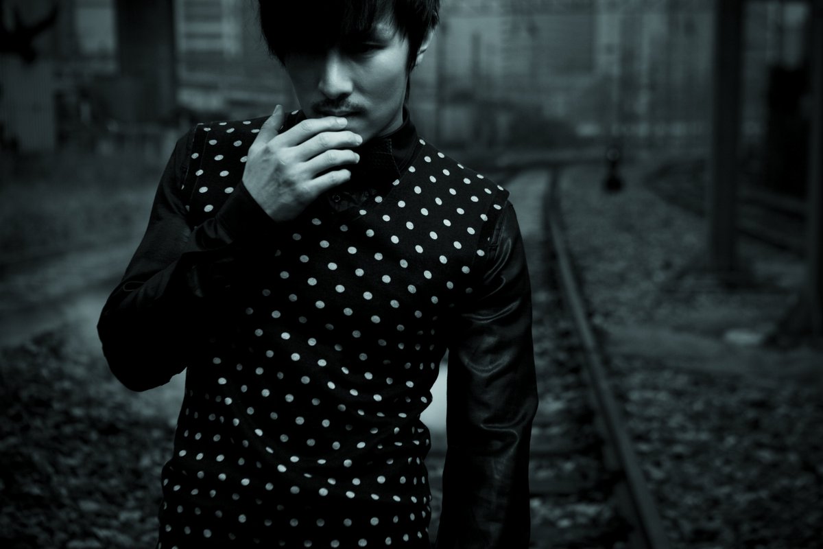 김동완 솔로 데뷔 18주년 축하합니다.  손수건이 18년 전이라니!!😍

#김동완_솔로데뷔18주년 #손수건