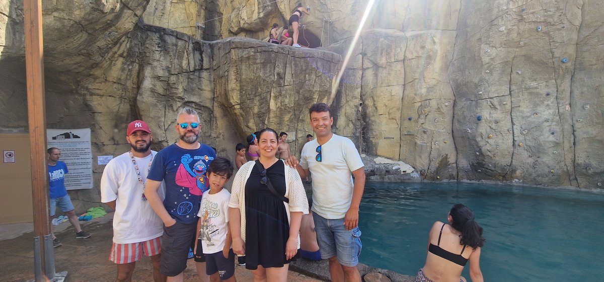Hoy recibimos en <a href="/viveLaRoca/">larocaFES</a> la visita a uno de los campamentos de <a href="/UGTCyL/">UGT Castilla y León</a> de <a href="/Anaimard/">Ana Martín</a>, Ana Isabel Martín, su vicesecretaria de Administración y recursos  y de su secretario de Comunicación, Raúl Santaeufemia, <a href="/RAUL_PUCELA/">RAUL SANTA EUFEMIA</a>. En total serán más de 130 niños y niñas los que