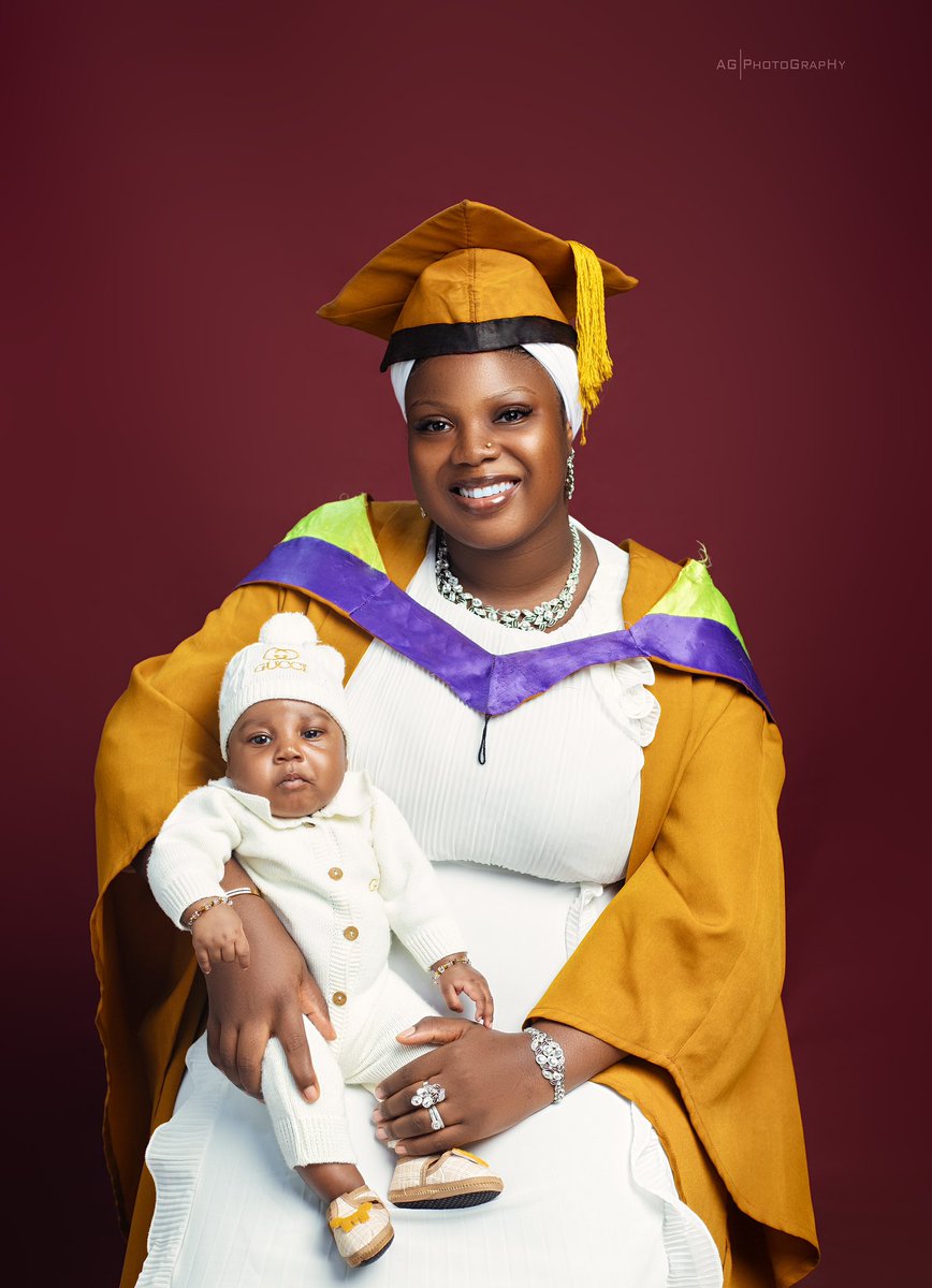 Tyfehs_Cake's tweet photo. Delayed but divine. I couldn't make it to my convocation shoot on time because I was busy bringing a whole blessing into the world. 👶🎓 Today, I finally get to celebrate this milestone with my greatest achievement right in my arms. My little graduation gift from God🤭❤️🤴 https://t.co/rBzfzlH85m