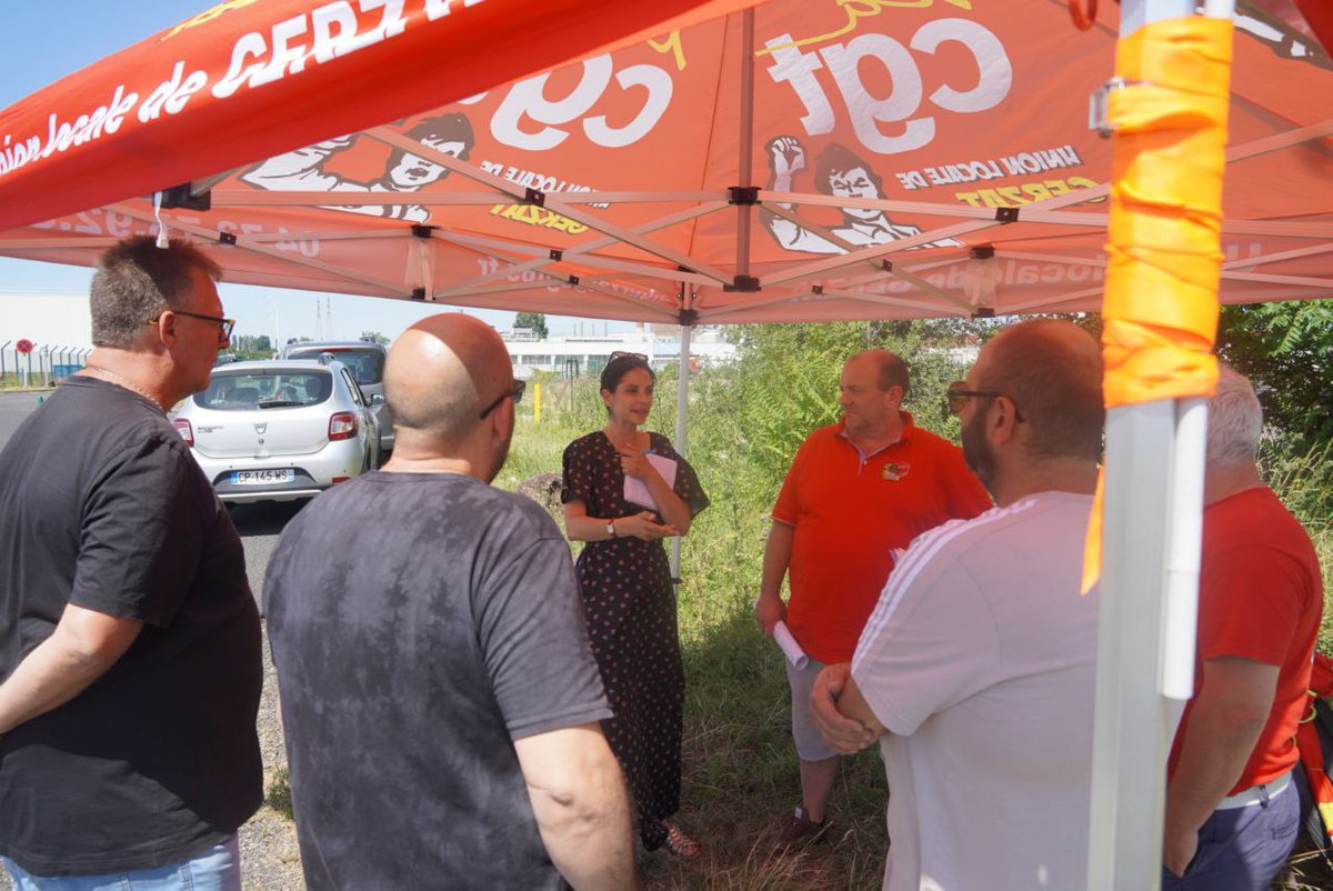 Face aux violations du droit du travail chez Trelleborg à Clermont-Ferrand, je suis allée à la rencontre des salariés ce vendredi.

1er mai travaillé, santé mise en danger... : la multinationale piétine leurs droits pendant qu’eux font tourner l’usine et créent les richesses.