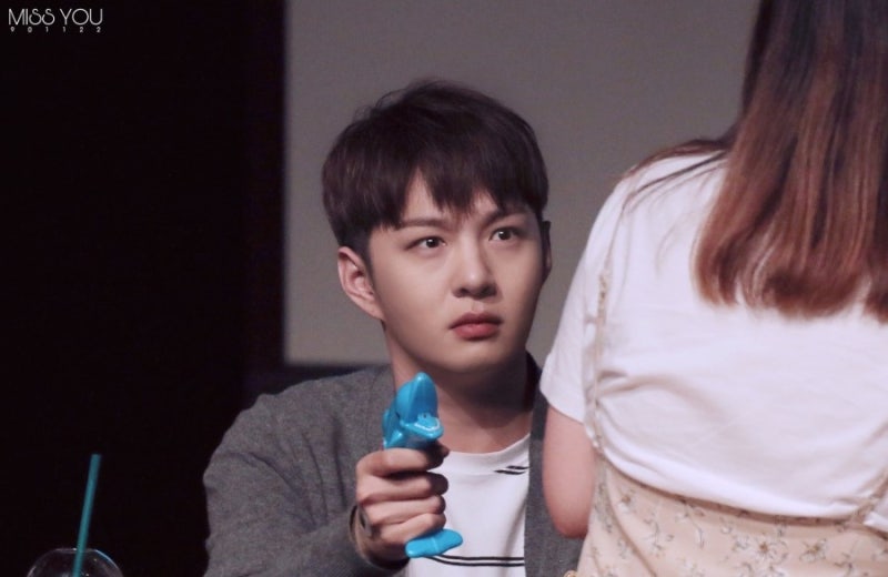 everydaysub's tweet photo. 180705 일지아트홀 팬싸인회
#비투비 #BTOB #이창섭 #창섭 https://t.co/5VwR1HeVmh