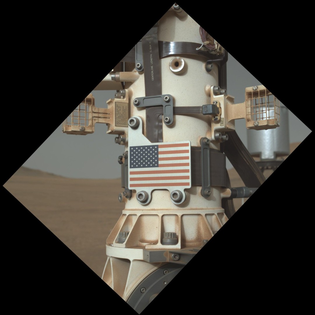 USGS_AstroGeo's tweet image. Happy 4th of July! The Perseverence rover raises our flag in celebration of Independence Day!