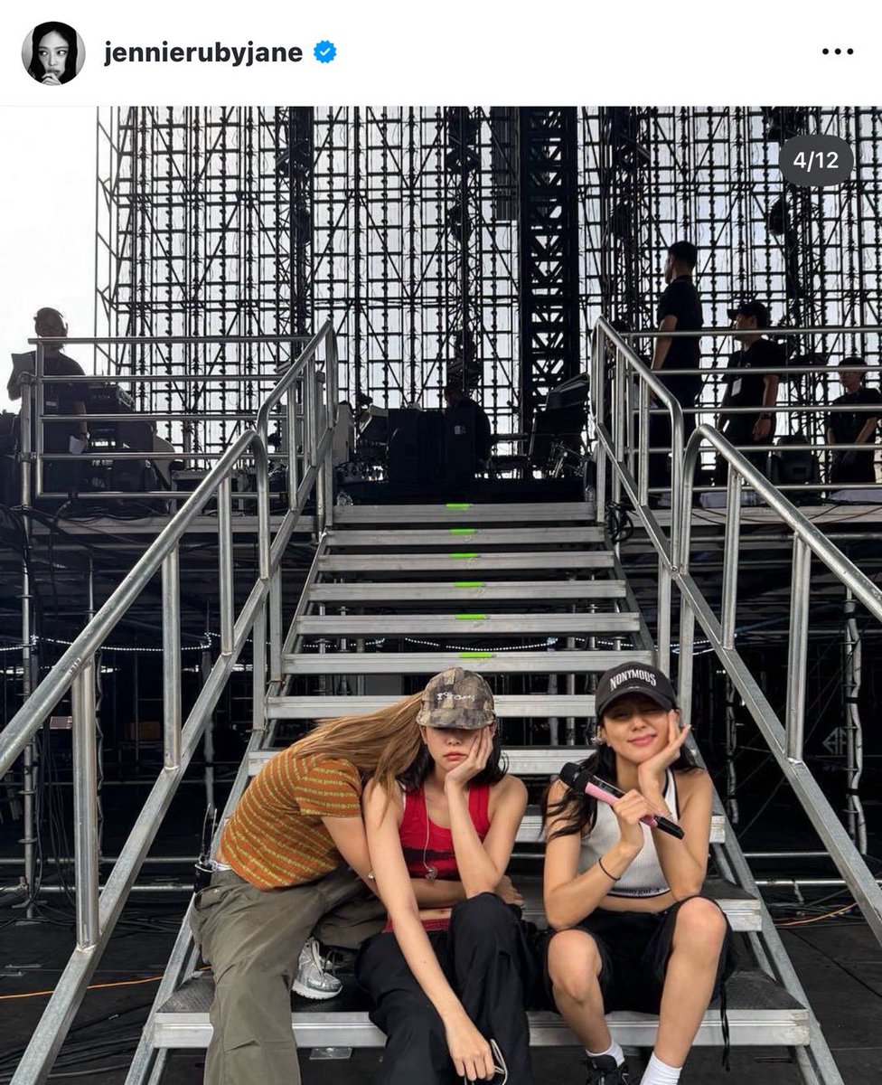 omfg Jenlisa!!!!!!!!!!!