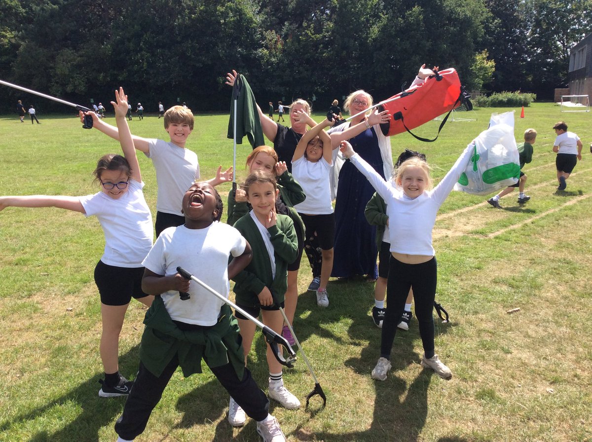 firsprimarysale's tweet image. #Y4Rowan did a fantastic time as #GreenGiants this week! Well done for helping to keep our school looking clean and tidy 🚮🌳🗑️