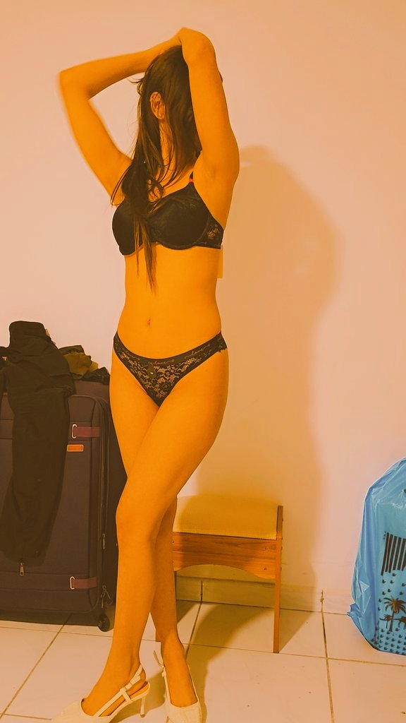 Ayesha Dubai (@hot_girl_dubai) on Twitter photo 