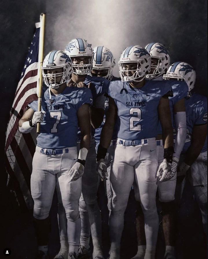 CDMFOOTBALL's tweet image. 🇺🇸 Happy 4th of July from CDM Football! Today we honor the red, white, and blue and the freedom that unites us all. Wishing you a safe and proud 4th of July! 🎆🏈
#CDMFootball #IndependenceDay #SeaKingPride #FourthOfJuly