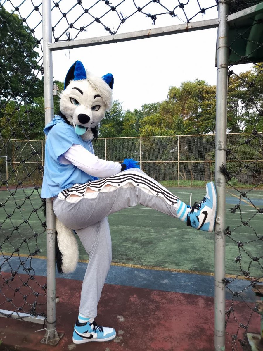 Ugh, you came at a bad time
But you just crossed the line

#FursuitFriday