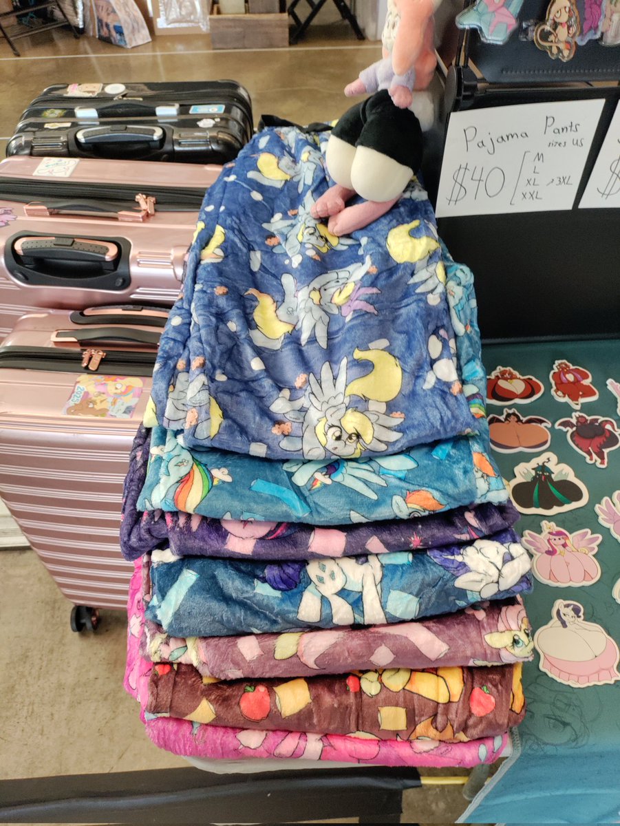 Taurson's tweet image. Good morning!! If your at @anthrocon I will be here with new pajamas if anything, come on by and say hi :D