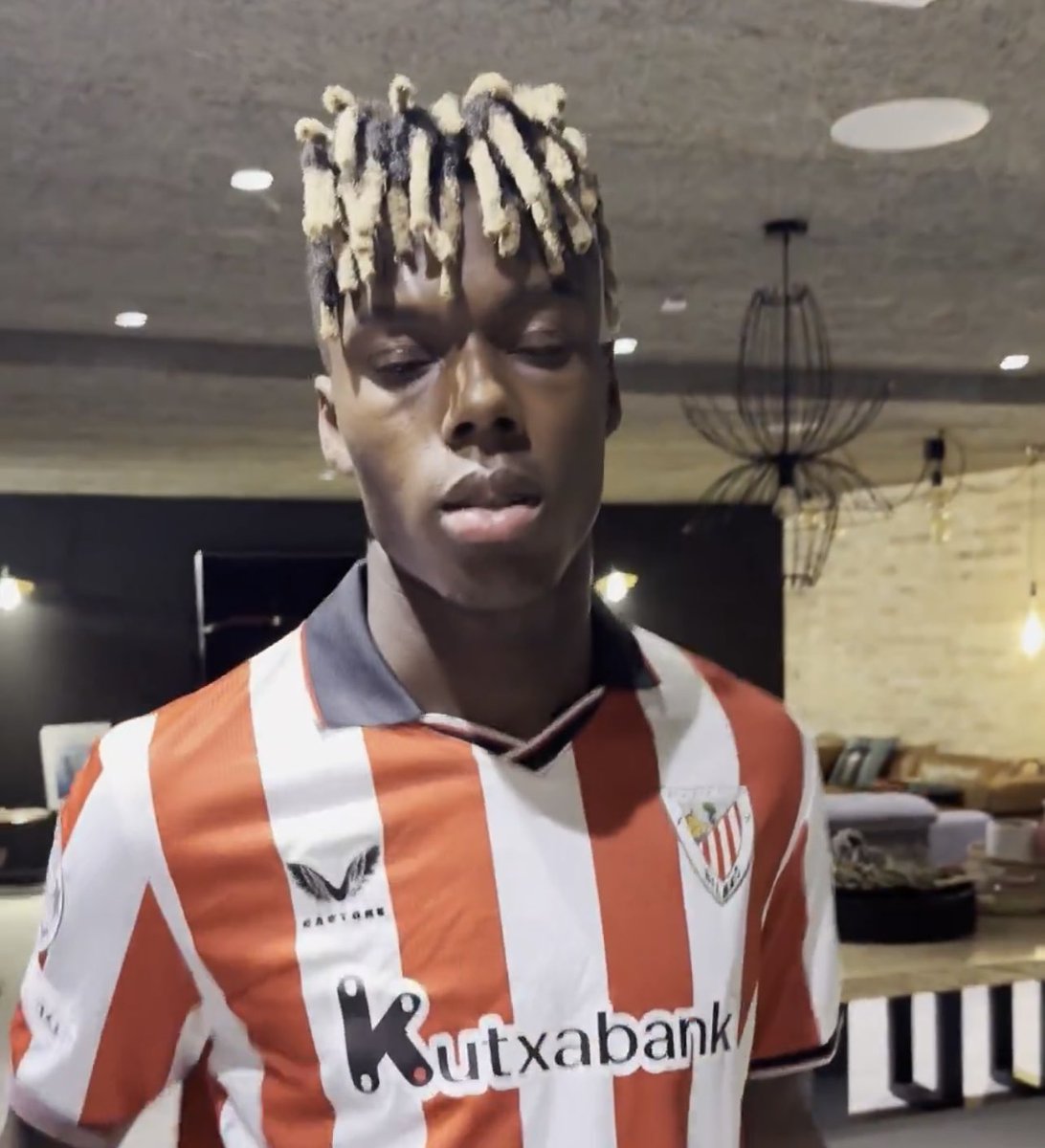 La verdad es que se le ve feliz e ilusionado al chaval. Ha hecho bien en renovar.