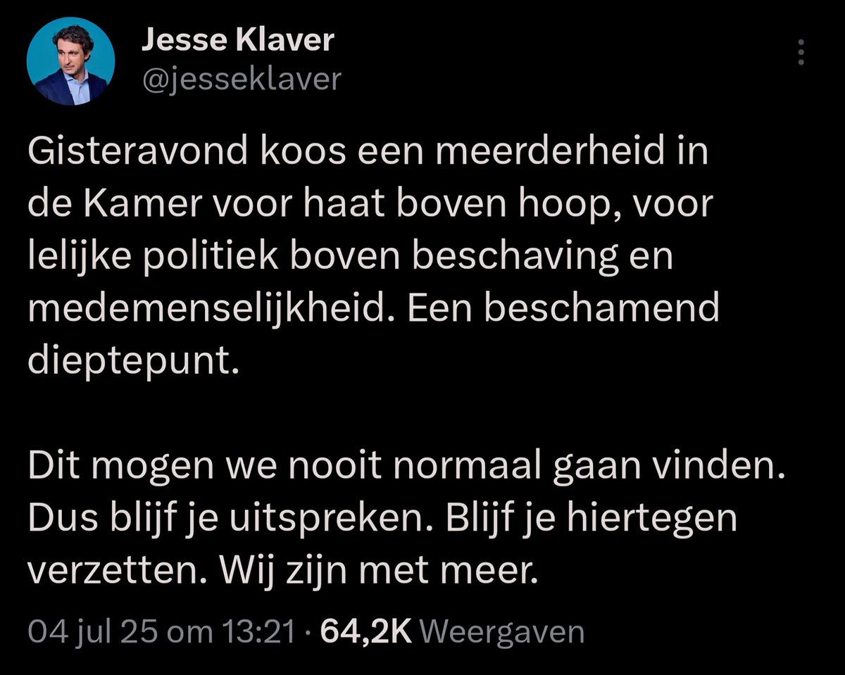 De antisemitische voorman van GroenLinks meneer Feras die het liefst gisteren nog zou zien dat Arabieren vrij op Israël raketten kunnen afvuren heeft beschaving hoog in het vaandel staan.

Daarom zat hij lachend te joelen toen Timmermans luidkeels een collega uit schold in de TK.
