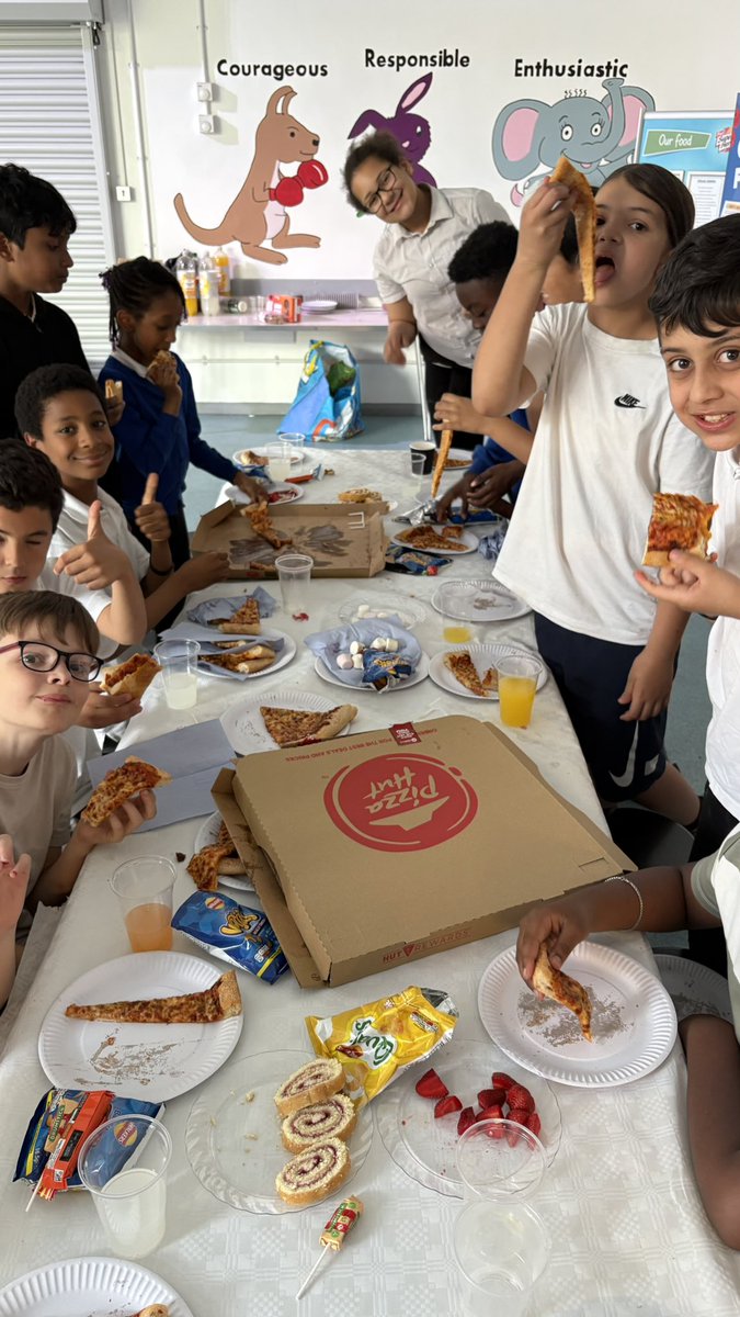 Fosse_TMET's tweet photo. The children had an excellent time at their celebration party today for @AccReader 

Our top readers also enjoyed Pizza. Thank you to @pizzahut for the tasty treats #fmproud #fmcelebrate https://t.co/uIiCAN8cx4