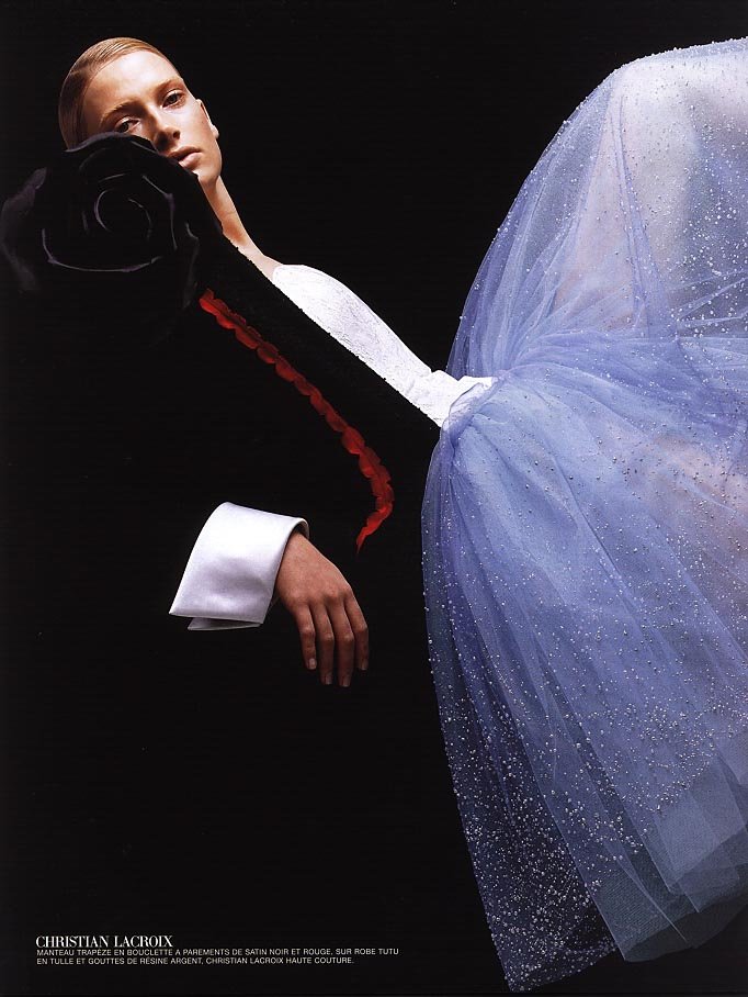 LaModeUnknown's tweet photo. FABULOUS 'Couture Apparente' editorial of ✨Vogue Paris✨ September 2000, in the lens of Wendelien Daan.🪡 https://t.co/giS41zYlwi