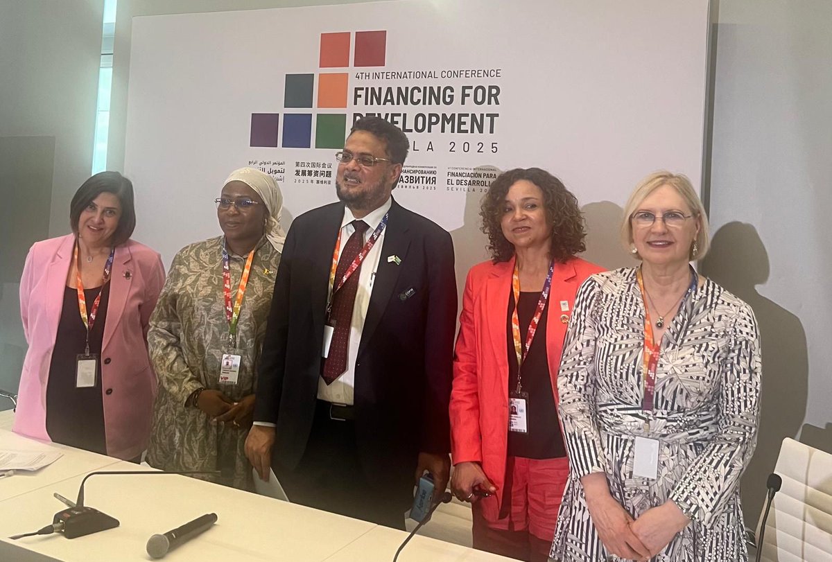 UNPeacebuilding's tweet image. At #FFD4, the @UN Climate Security Mechanism co-organized a session with @UNCCD & @UNDP on the links between climate, land degradation, peace & security. #FFD4Sevilla 1/2