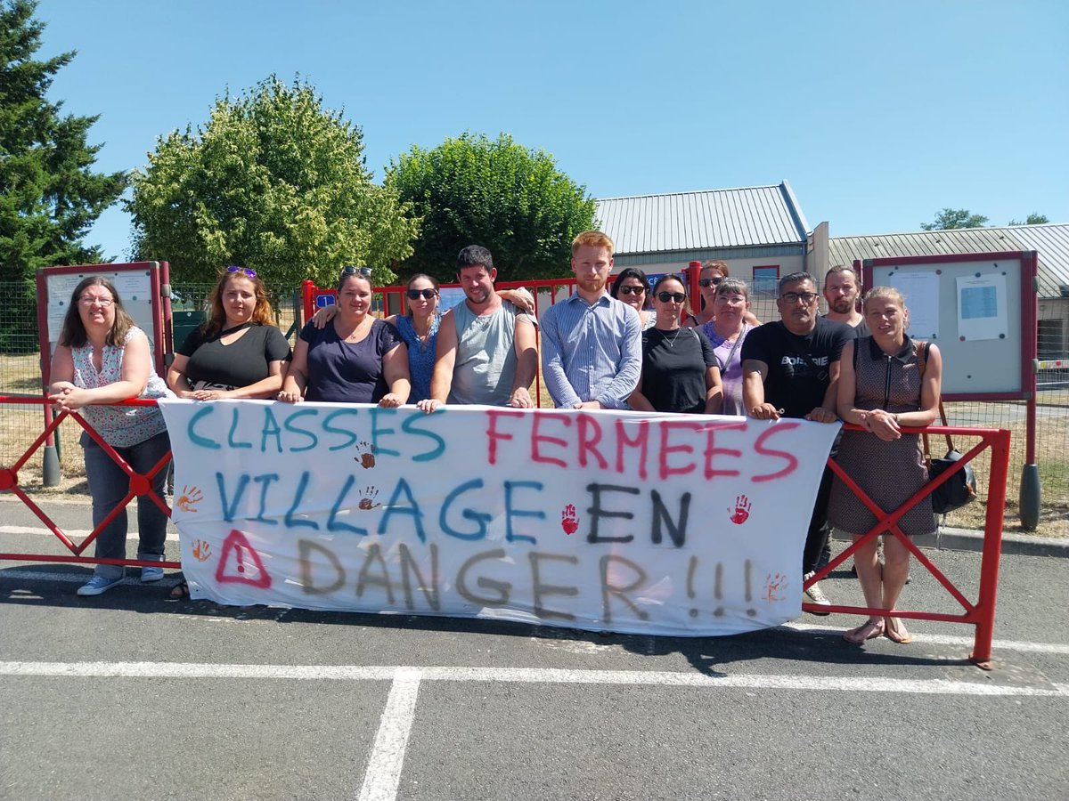 Je suis venu apporter mon soutien aux parents d’élèves de #Luceau, dans le sud-#Sarthe, qui se battent contre la fermeture d’une #classe.

Une décision bureaucratique d’autant plus injuste que l’effectif ne diminuera pas à la rentrée !

Bravo aux parents d’élèves dont la