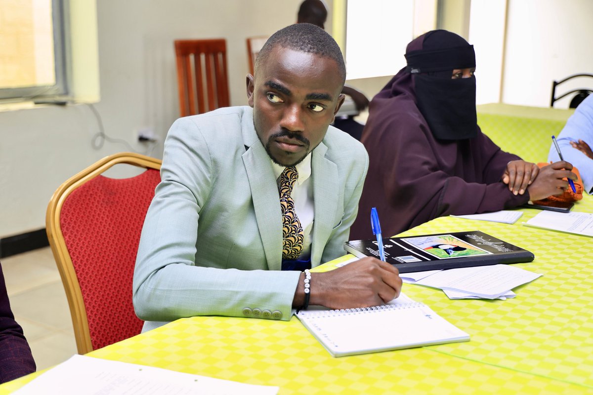 Youth League FDC (@fdcyouthonline) on Twitter photo At the 8th Regional Youth Parliament (W), our Youth League Vice Chair (Western) <a href="/AmosBacwa/">Bacwa Amos</a> moved the top motion of the day—urging gov’t to fight corruption in the job market, a cancer keeping qualified youth unemployed. He urged M7 to peacefully handover power.
<a href="/FarajaAfricaFdn/">Faraja Africa Foundation</a> At the 8th Regional Youth Parliament (W), our Youth League Vice Chair (Western) <a href="/AmosBacwa/">Bacwa Amos</a> moved the top motion of the day—urging gov’t to fight corruption in the job market, a cancer keeping qualified youth unemployed. He urged M7 to peacefully handover power.
<a href="/FarajaAfricaFdn/">Faraja Africa Foundation</a>
