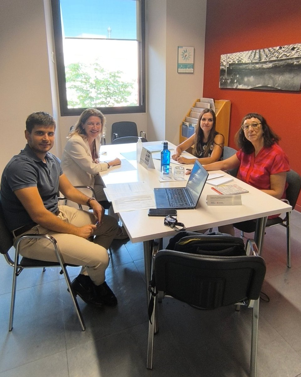 Emprenedoria (@emprencat) on Twitter photo 🔎 Continuem amb les visites de seguiment a les entitats beneficiàries del Programa #EmprènCat 2024-25.
📍 Avui hem pogut conèixer de primera mà els projectes que realitza l'<a href="/ajterrassa/">Ajuntament de Terrassa</a> per enfortir l'emprenedoria al municipi.
👏 Gràcies per l'excel·lent acollida!
#XarxaEmprèn 🔎 Continuem amb les visites de seguiment a les entitats beneficiàries del Programa #EmprènCat 2024-25.
📍 Avui hem pogut conèixer de primera mà els projectes que realitza l'<a href="/ajterrassa/">Ajuntament de Terrassa</a> per enfortir l'emprenedoria al municipi.
👏 Gràcies per l'excel·lent acollida!
#XarxaEmprèn