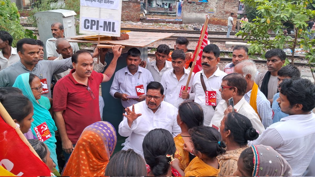 CPI(ML) Liberation Member of Parliament (MP) from Arrah, Comrade Sudama Prasad, visited the Wazirpur area of Delhi today, where local residents have been left without shelter after their homes were demolished. He expressed deep solidarity with the affected families and strongly