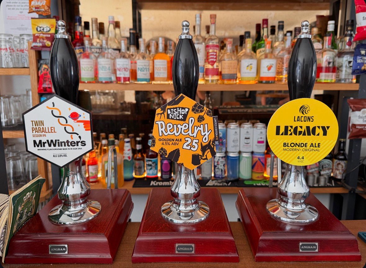 Presenting Friday Beers at The Magnet 🧲 

@MrWintersBrewing
• Twin Parallel (3.8%) 🪐 

<a href="/BishopNick/">Bishop Nick</a>
• Revelry (4.5%) 🌾 

<a href="/LaconsBrewery/">Lacons Brewery</a>
• Legacy (4.4%) 🐏 

#MagnetMicropub #ColchesterPub #Colchester #ColchesterBusiness #EssexPub #MicroPub