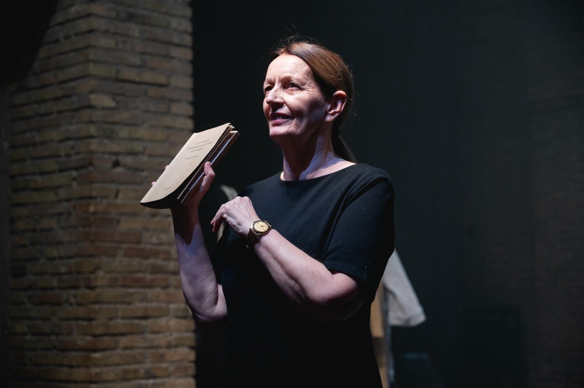 Inequilibrio Festival. L’intramontabile diva Greta Garbo raccontata dall’attrice premio Ubu Daria Deflorian  agenziaimpress.it/inequilibrio-f… <a href="/ArmuniaTeatro/">Fondazione Armunia</a>