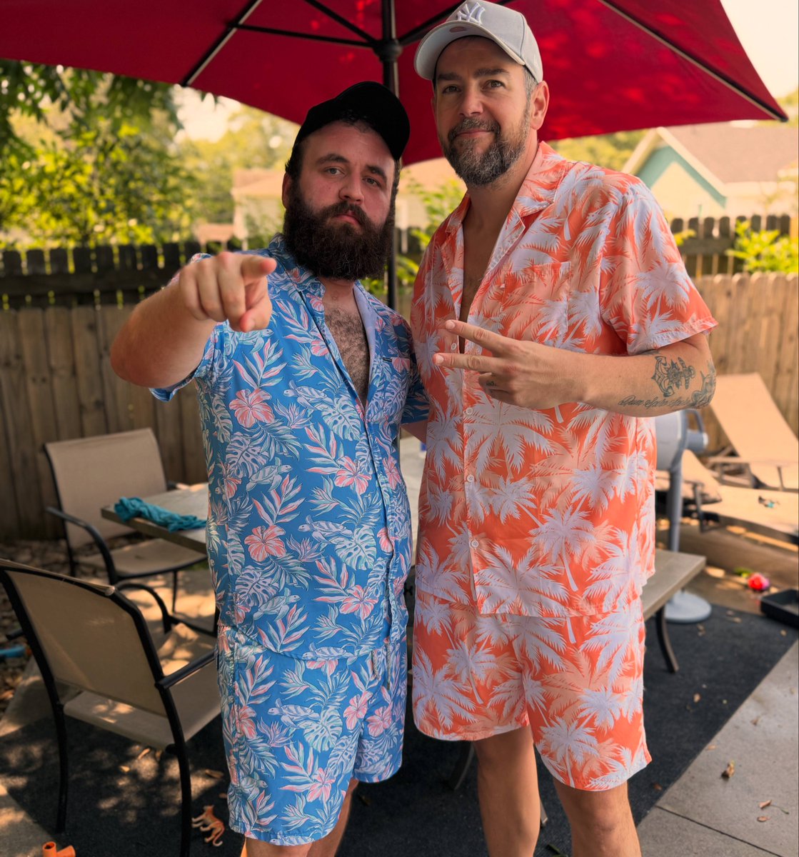 deckthepodcast's tweet image. Happy 4th of July from the boys! 🇺🇸
May your hot dogs be tasty, your burgers be juicy, and your fireworks absolutely boomin’.
Enjoy the fun — we’ll see you next week for some #ChristmasInJuly magic! 🎄🎆