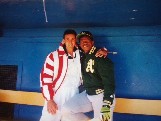 alanbarcoff's tweet image. What can be MORE American on the 4th of July than me posing with the late great Rickey Henderson in 1991 while I'm wearing an American Flag jacket?? lol #FourthOfJuly #America @rickey939 @qpeep77 @rosenbaumlaw @CardPurchaser @RetroCardSnaps @darrenrovell @natsturner @Kards4Smiles