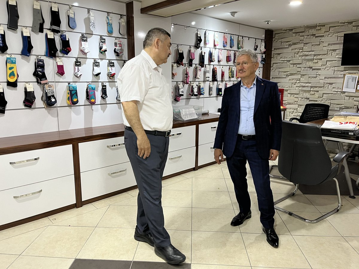 İstanbul Çorapçılar Sanayi İşletme Kooperatifi Başkanı Sayın Kazım Özeren’in yeni faaliyete geçen Onurcan Socks isimli işletmesini ziyaret ettik. Kendisine hayırlı olsun dileklerimizi ilettik, yeni iş yerinin bereketli ve başarılı olmasını diliyorum.
