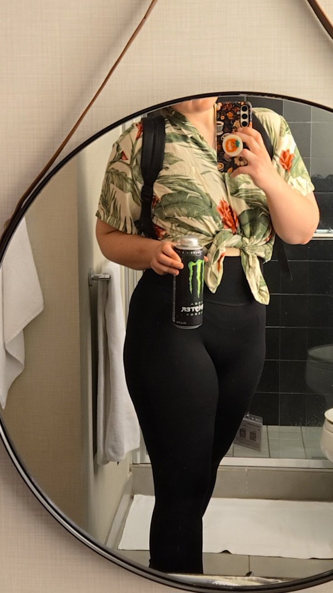 CloverCosplays's tweet image. CONvergence Day 1 💚